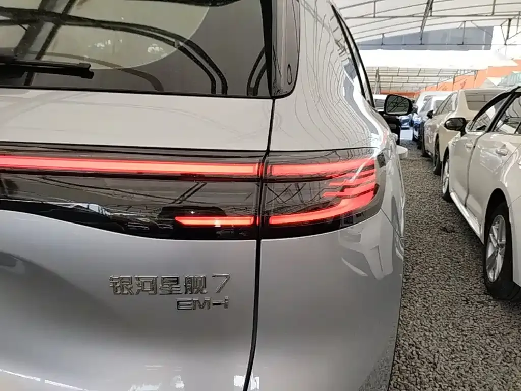 Geely Galaxy Xingjian 7 — фото 4