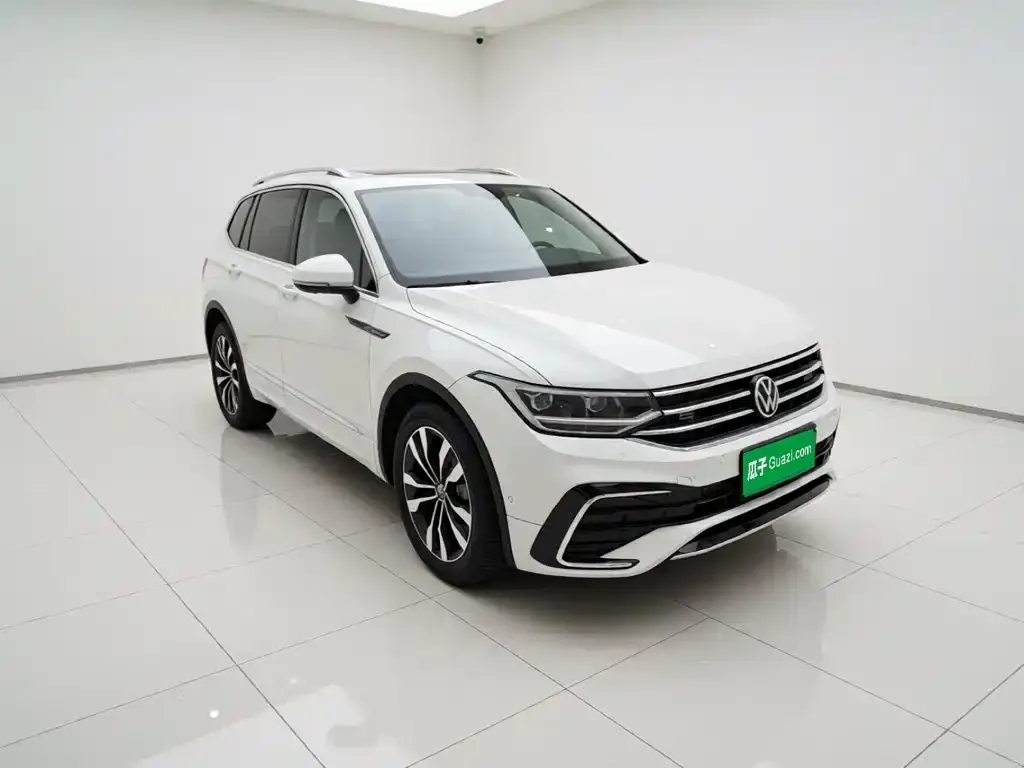 Volkswagen Tiguan L — фото 3