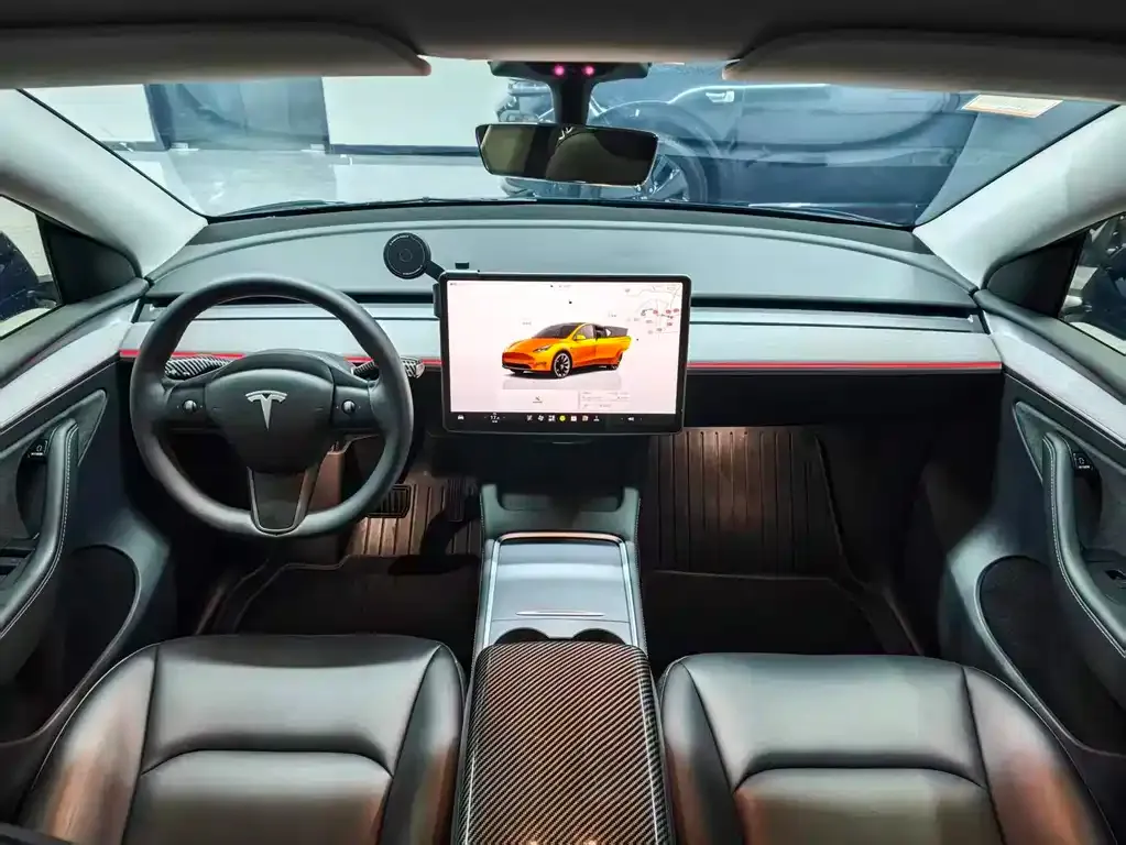 Tesla Model Y — фото 3