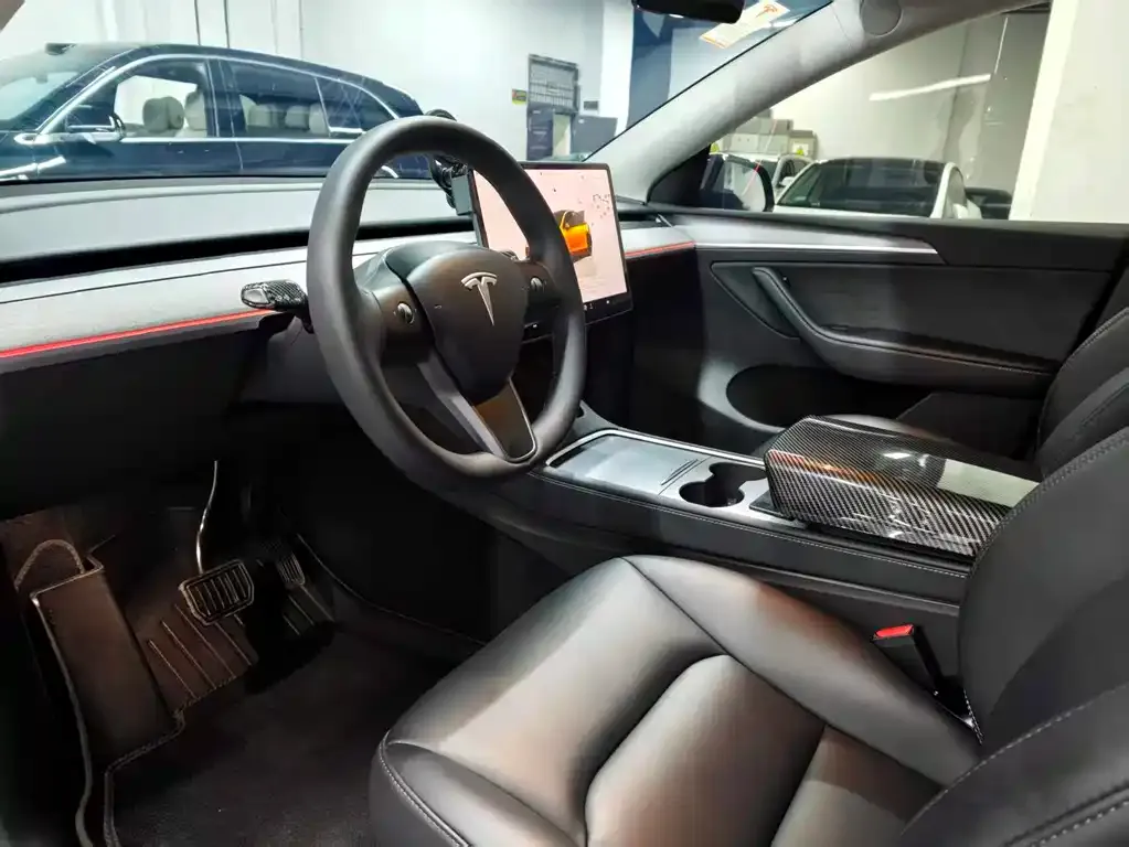 Tesla Model Y — фото 4