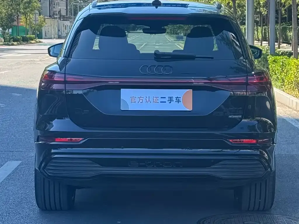 Audi Q5 e-tron — фото 4