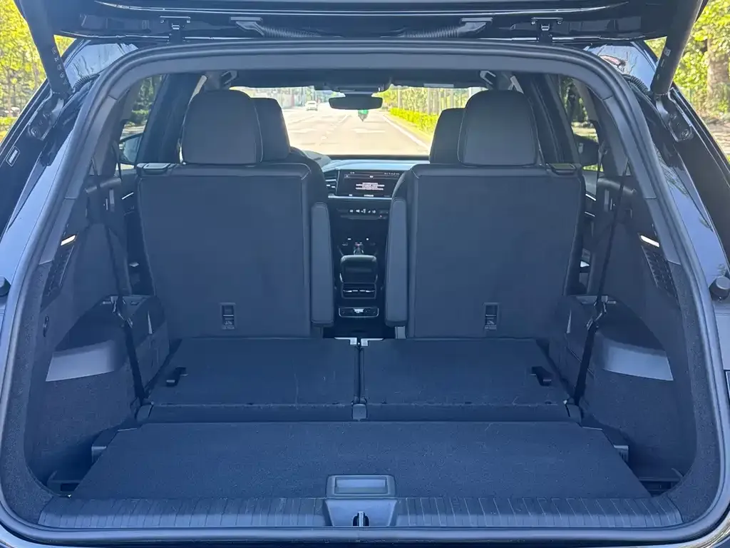 Audi Q5 e-tron — фото 2
