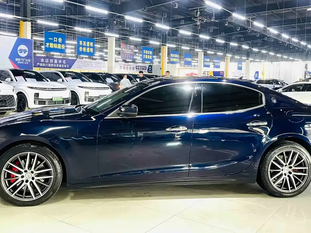 Maserati Ghibli — фото 10