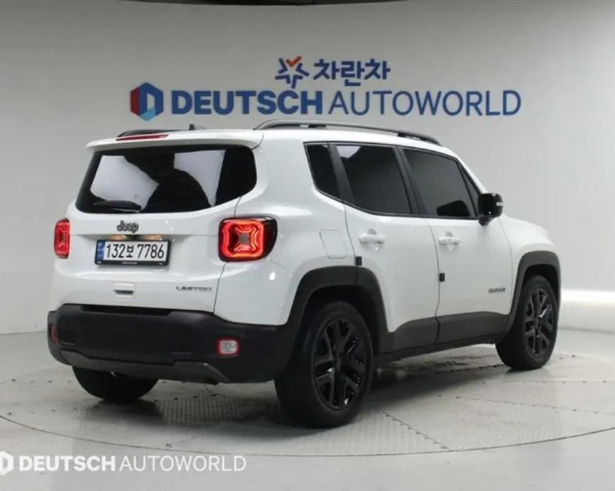 Jeep Renegade — фото 2