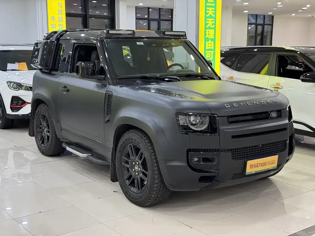 Land Rover Defender — фото 1