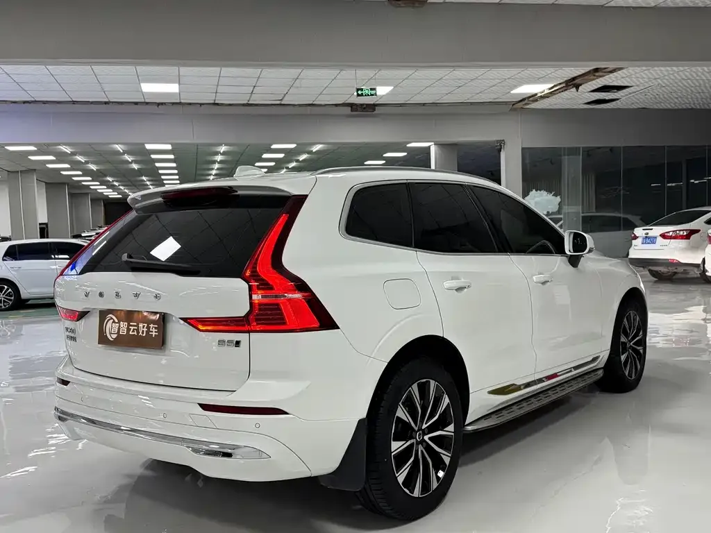 Volvo XC60 — фото 3