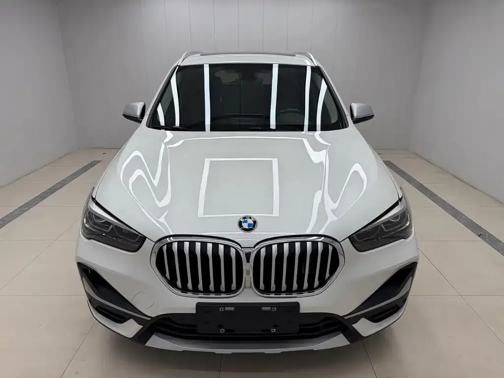 BMW X1 — фото 1