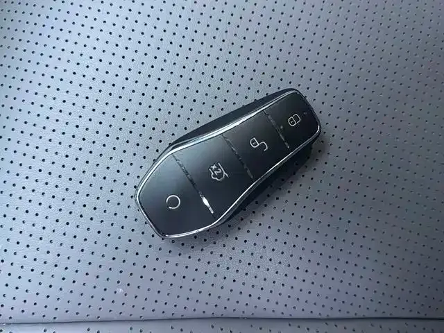 BYD Seal 07 DM-i — фото 9