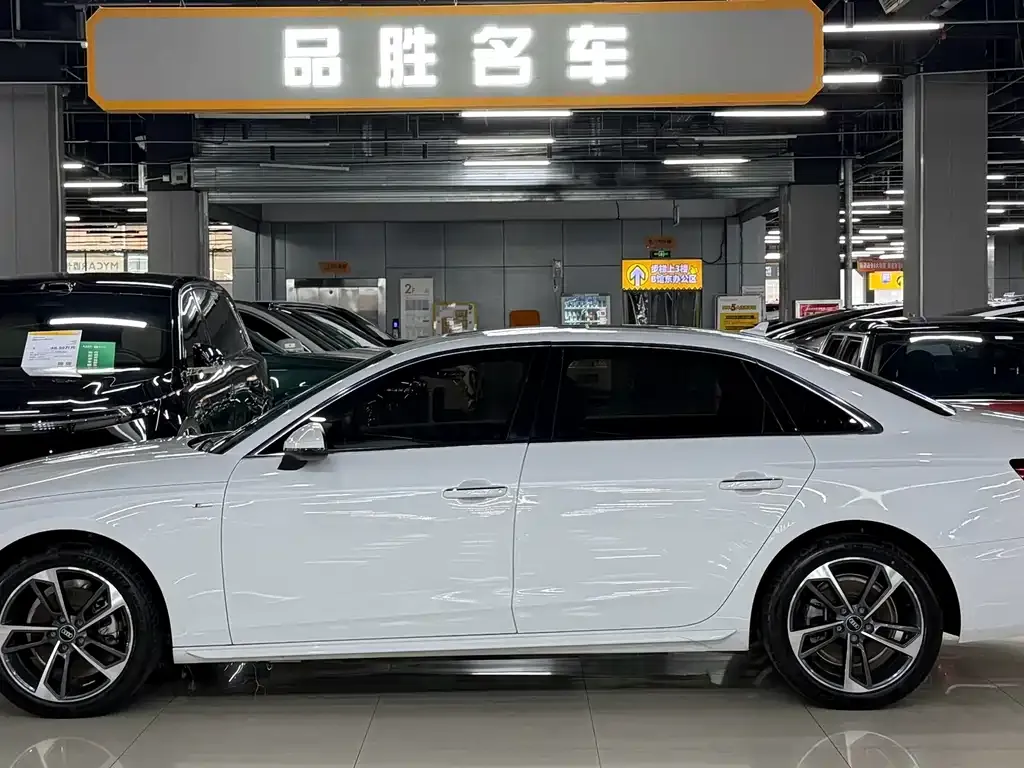 Audi A4L — фото 4