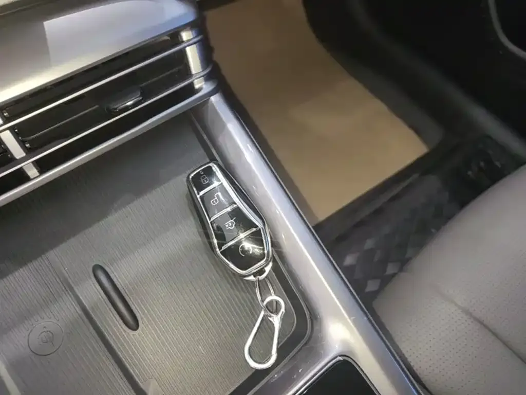BYD Seal 07 DM-i — фото 2