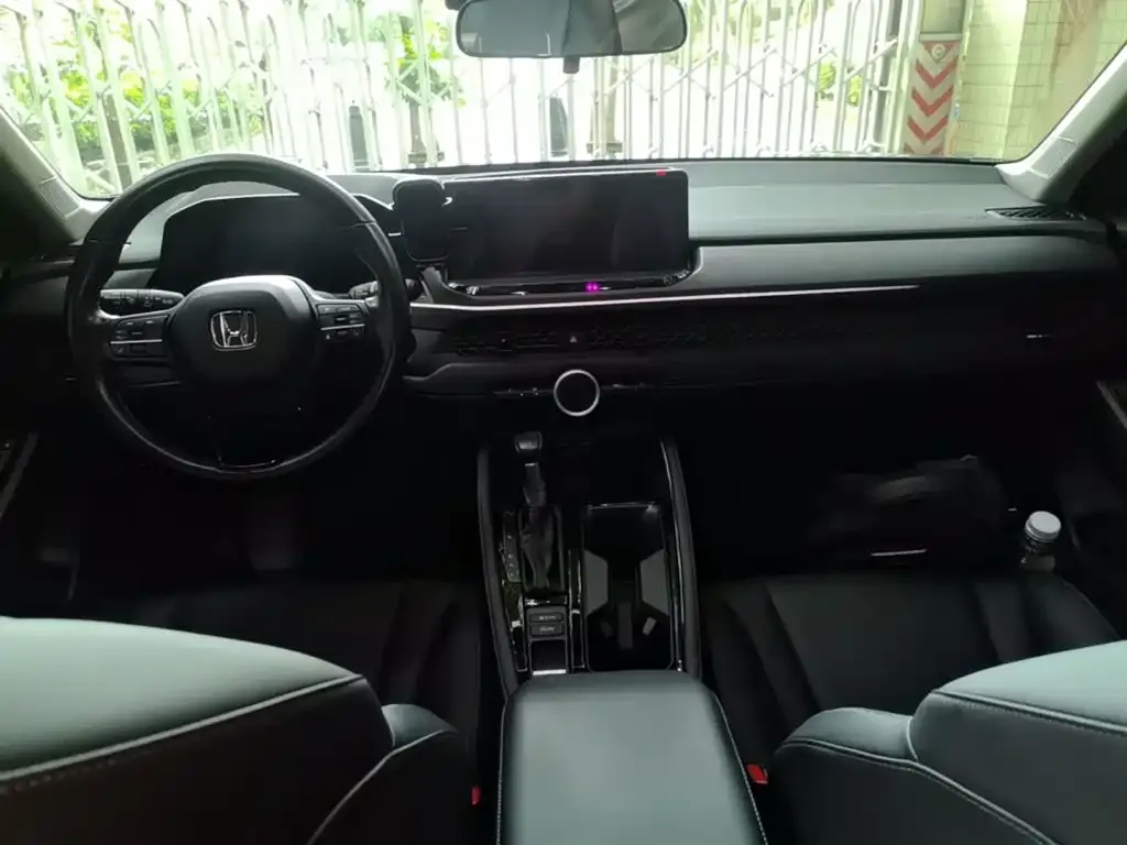 Honda Accord — фото 3