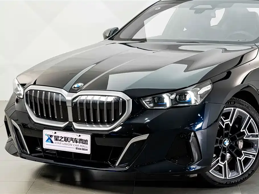BMW 5 Series — фото 10