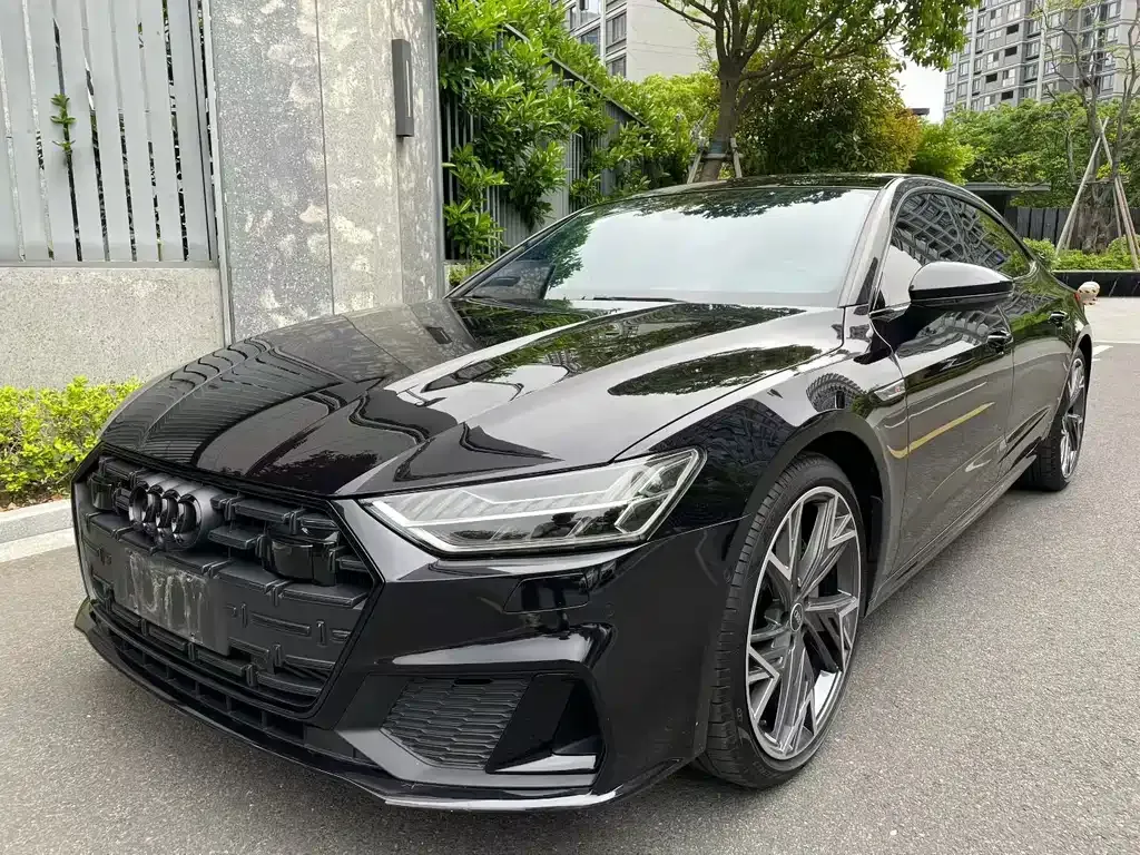Audi A7L — фото 1