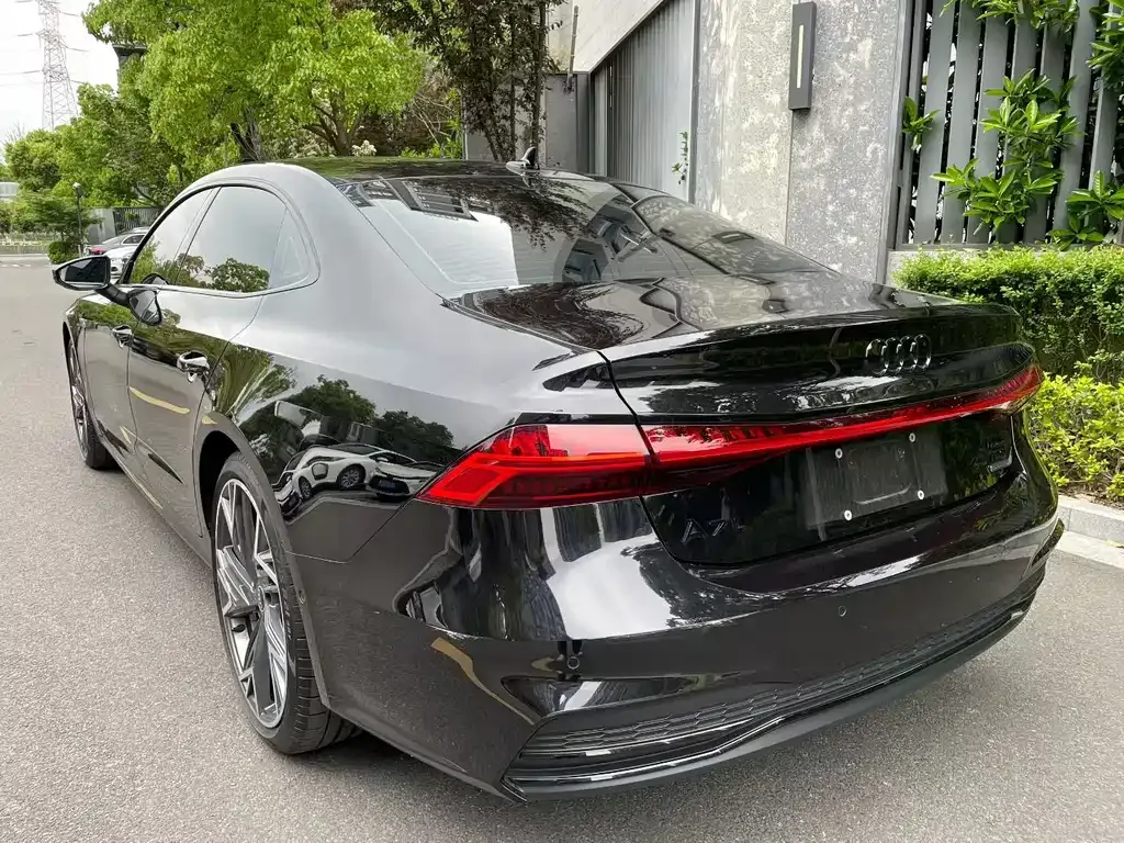 Audi A7L — фото 7