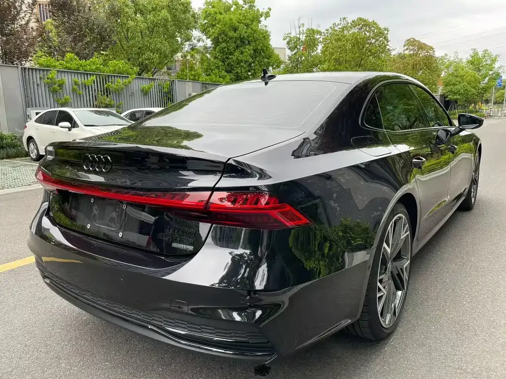 Audi A7L — фото 5