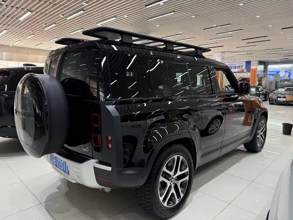 Land Rover Defender — фото 10