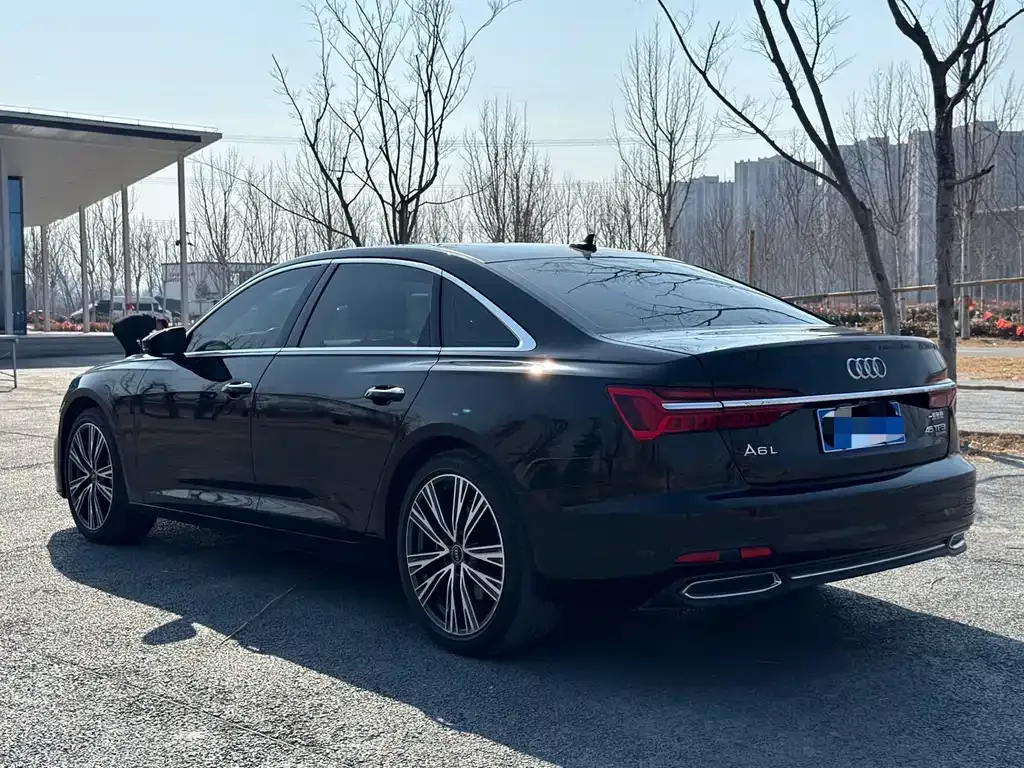 Audi A6L — фото 8
