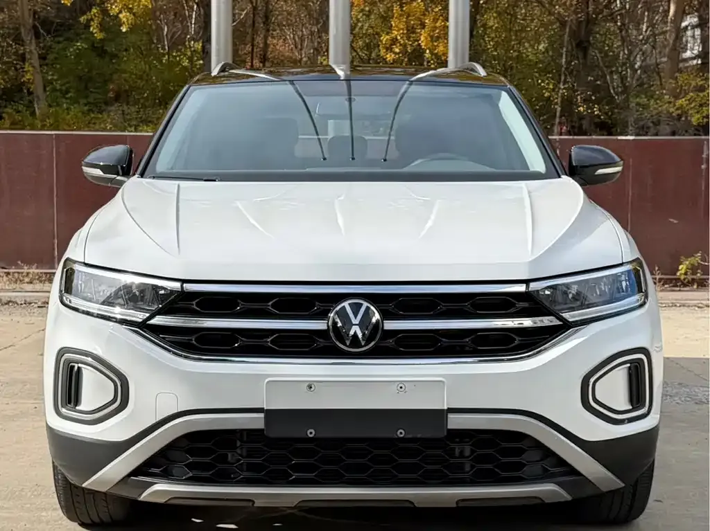 Volkswagen T-Roc — фото 8