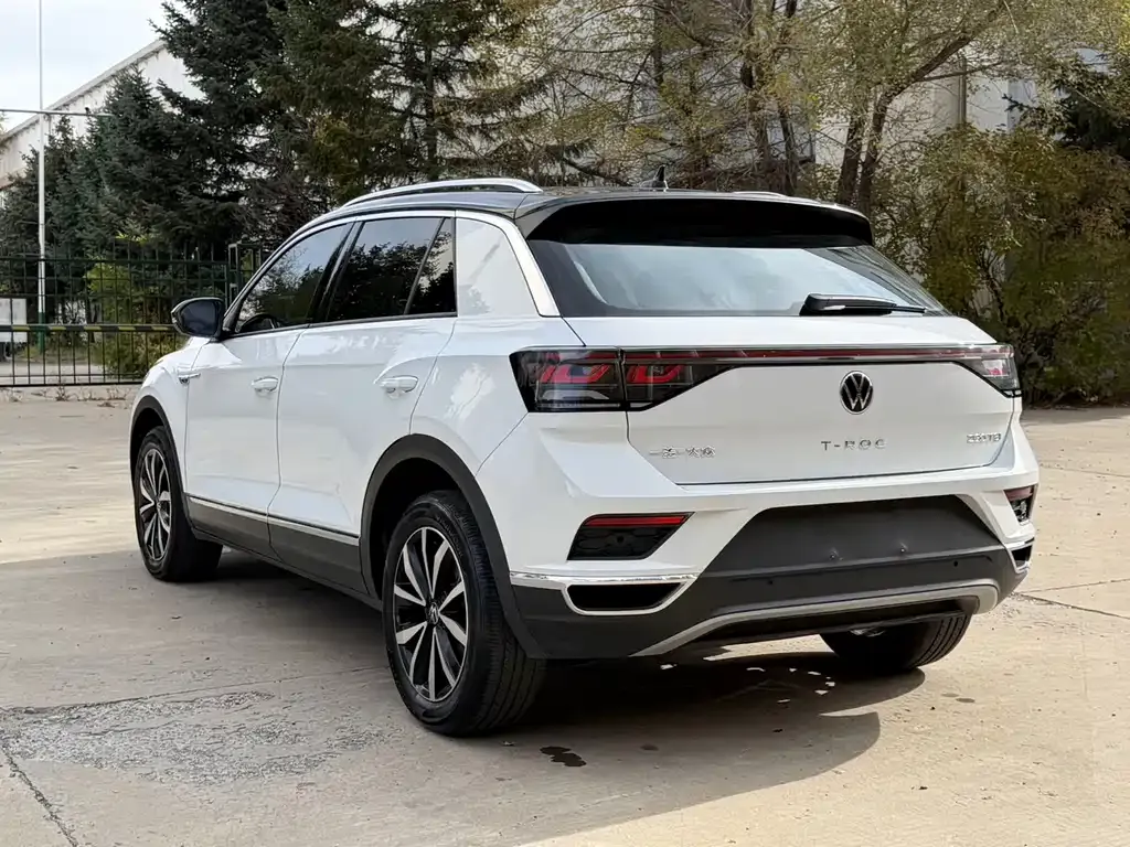 Volkswagen T-Roc — фото 7