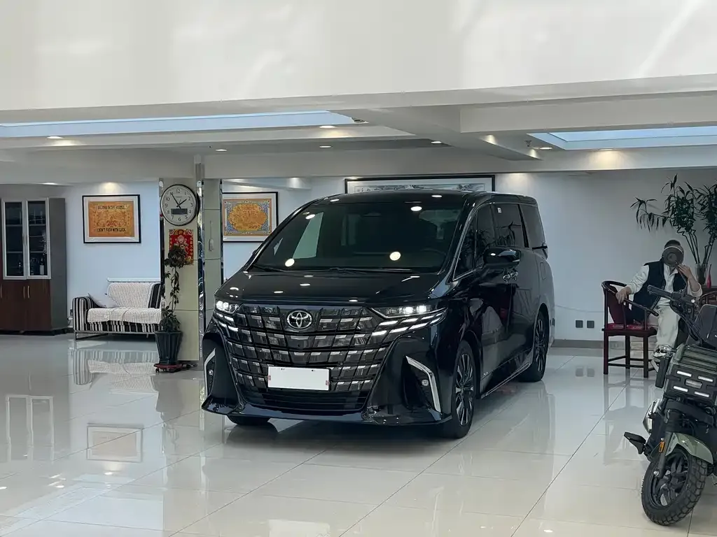 Toyota Alphard — фото 3