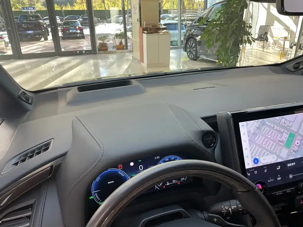 Toyota Alphard — фото 4