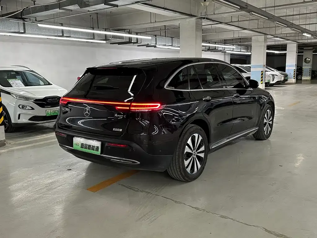 Mercedes-Benz EQC — фото 9