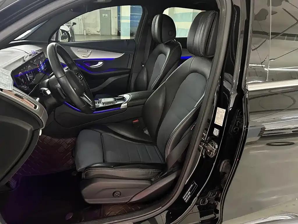 Mercedes-Benz EQC — фото 10
