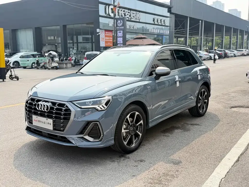 Audi Q3 — фото 1