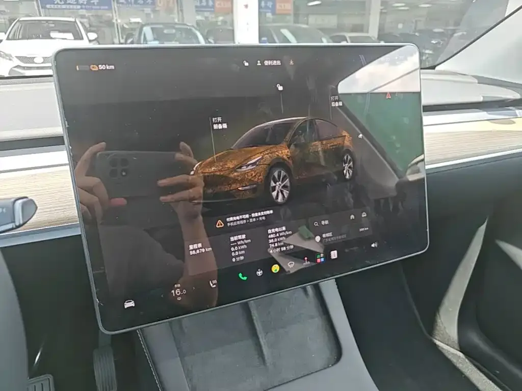 Tesla Model Y — фото 6