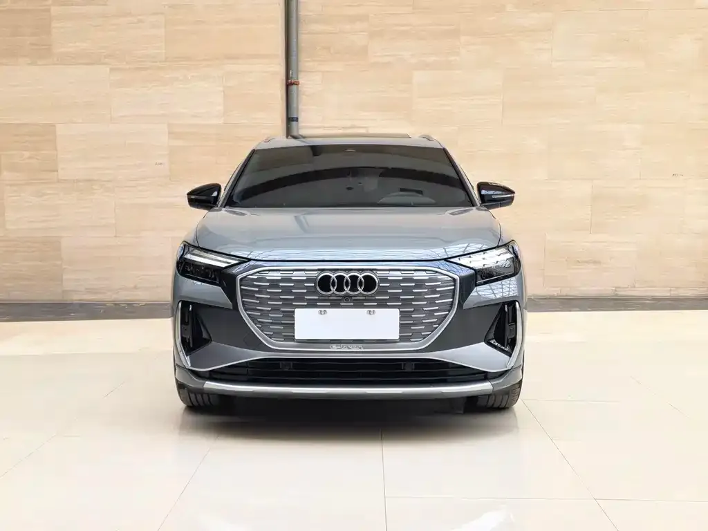 Audi Q4 e-tron — фото 6