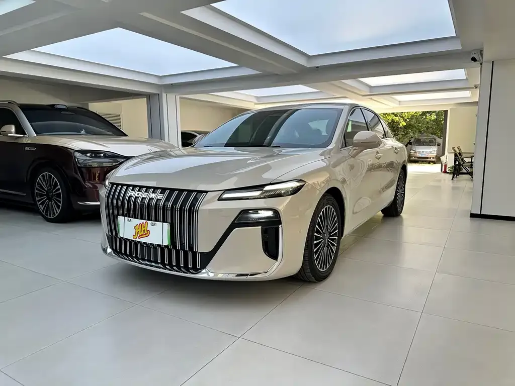 Roewe M7 DMH — фото 1