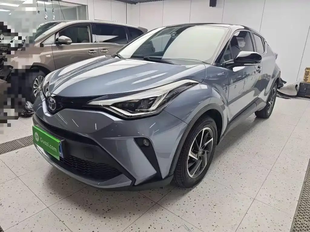 Toyota C-HR — фото 1