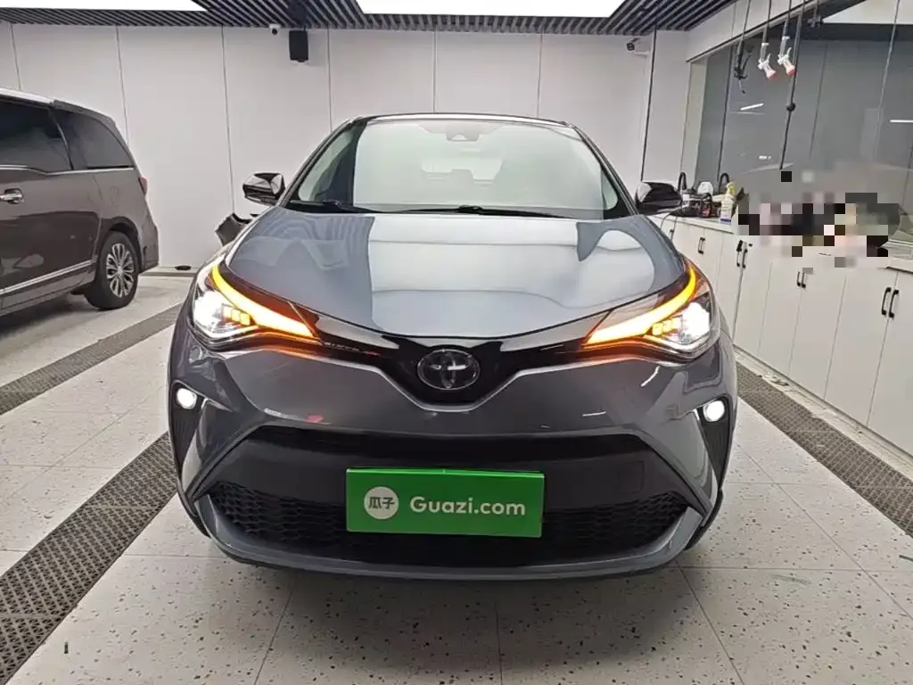 Toyota C-HR — фото 10