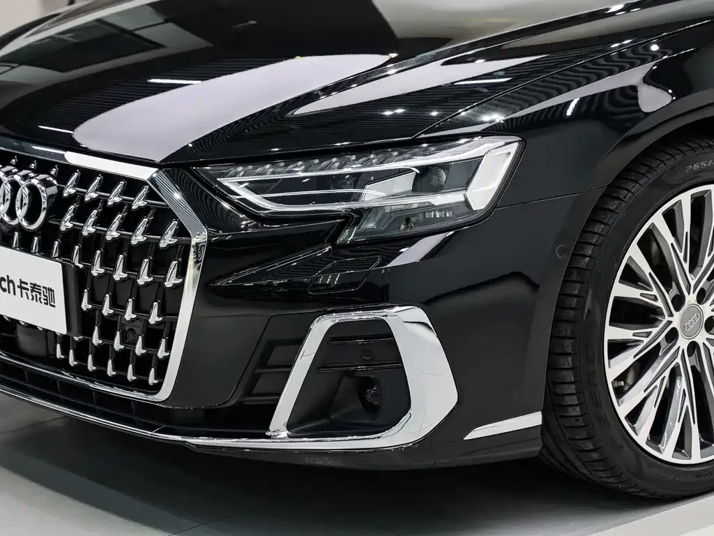 Audi A8 — фото 5