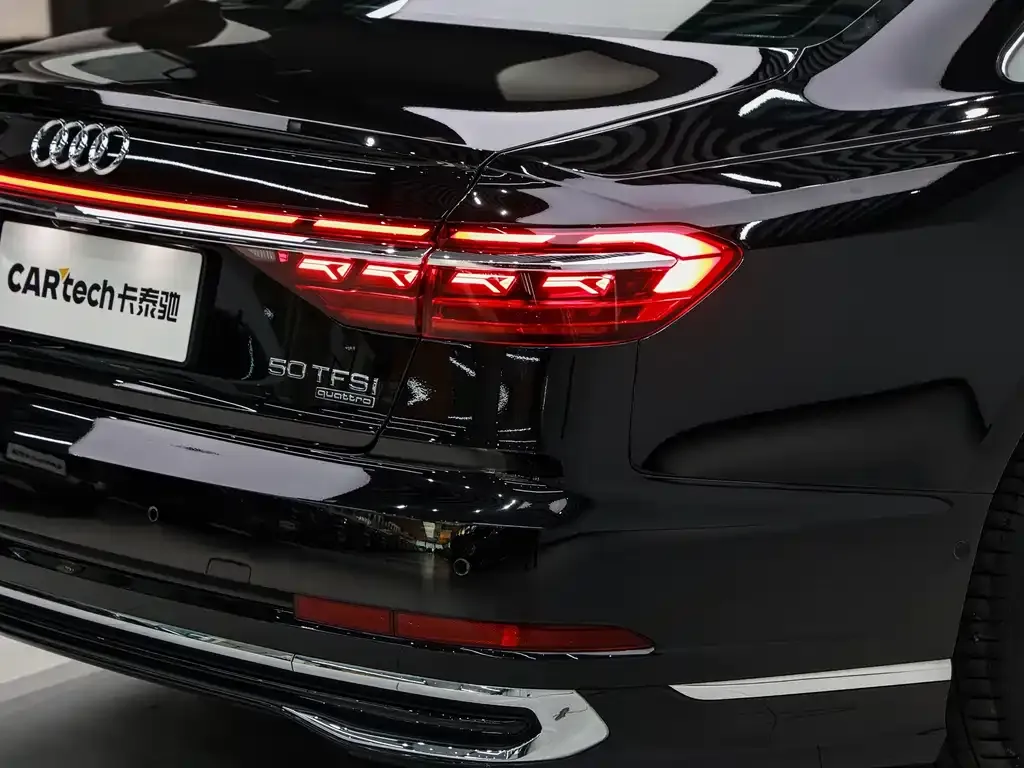 Audi A8 — фото 4