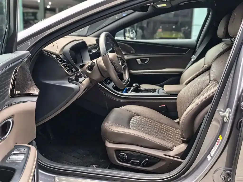 BYD Han — фото 8