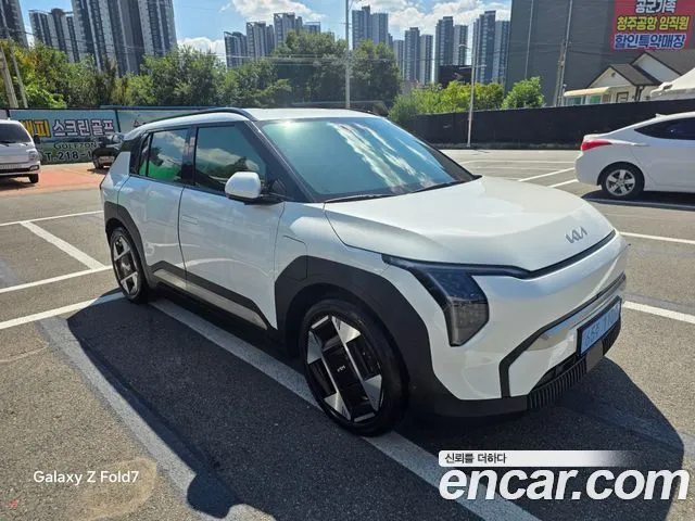Kia EV3 — фото 9