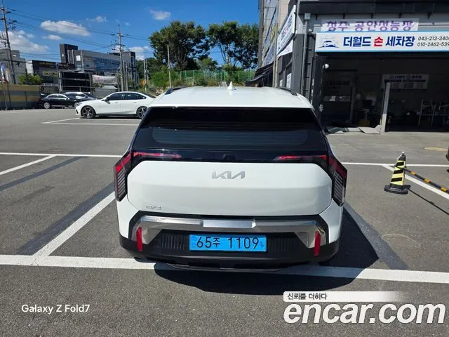 Kia EV3 — фото 10