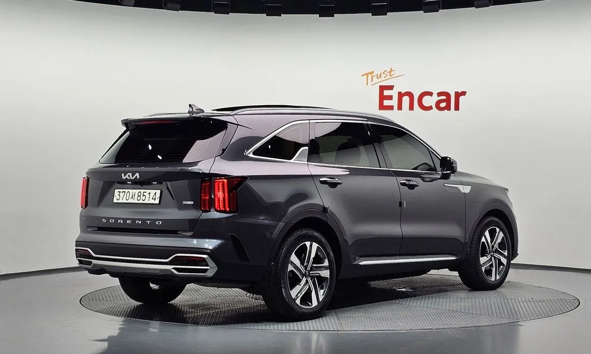 Kia Sorento — фото 8