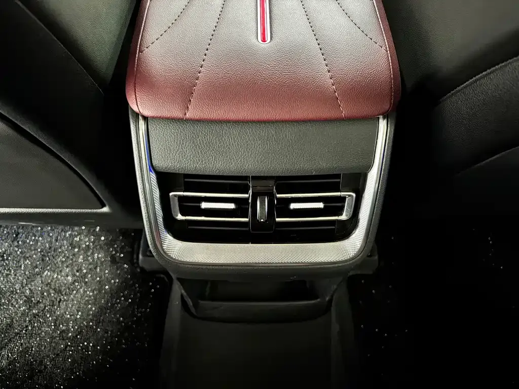 Hongqi H5 — фото 3