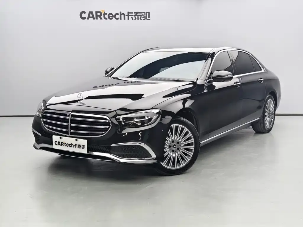 Mercedes-Benz E-Class — фото 1