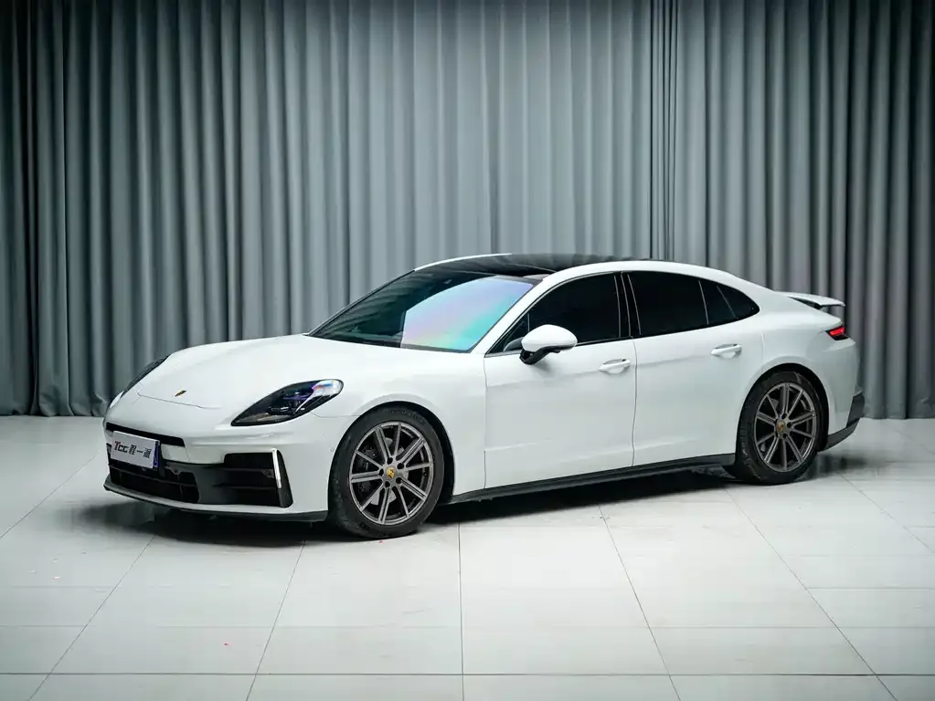 Porsche Panamera — фото 1