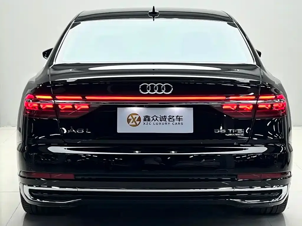 Audi A8 — фото 4