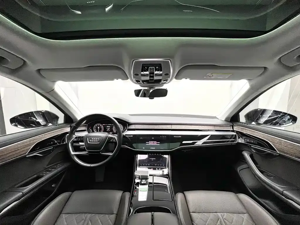 Audi A8 — фото 2