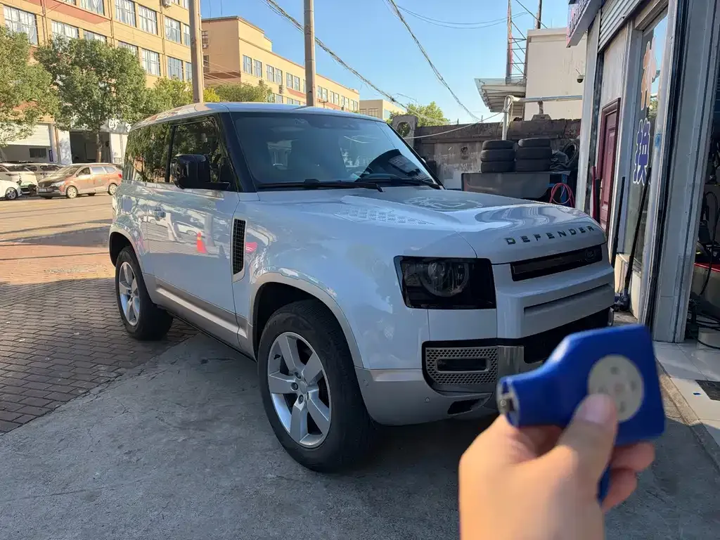 Land Rover Defender — фото 8