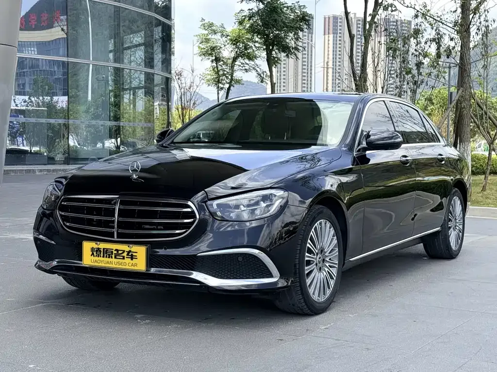Mercedes-Benz E-Class — фото 1