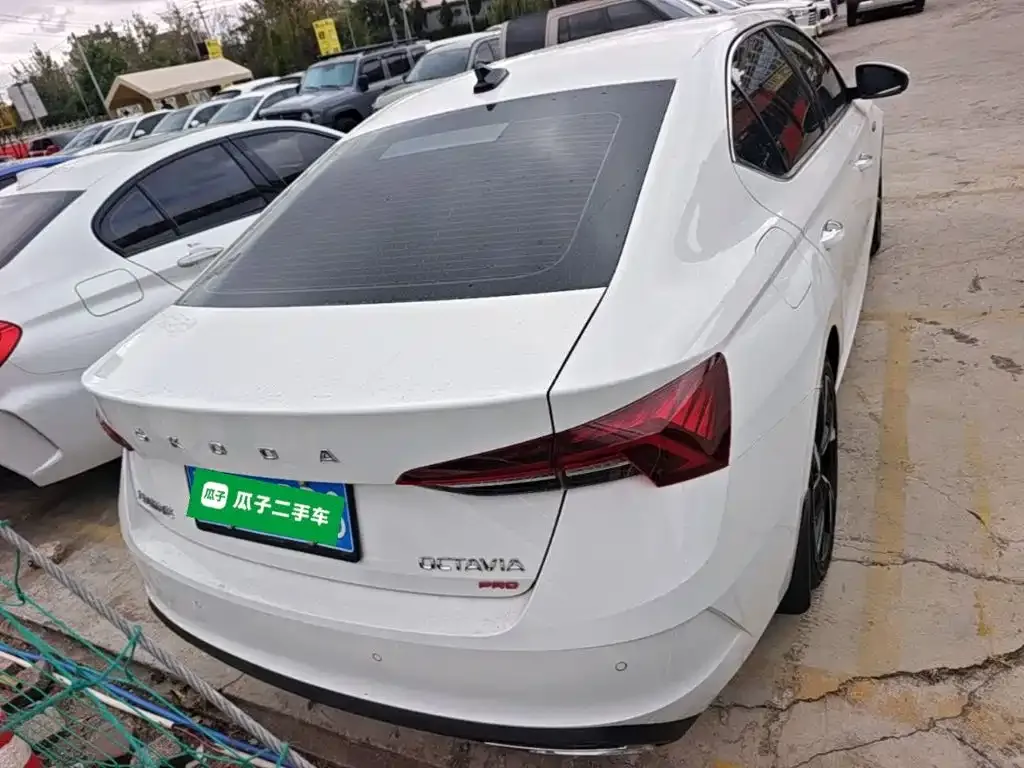 Skoda Octavia — фото 7
