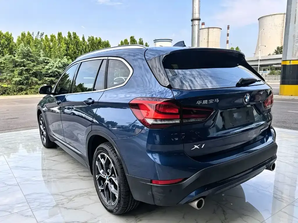 BMW X1 — фото 5
