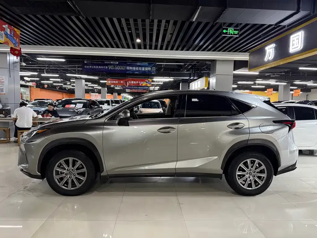Lexus NX — фото 2