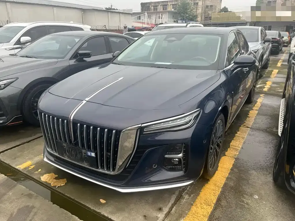Hongqi H5 — фото 1